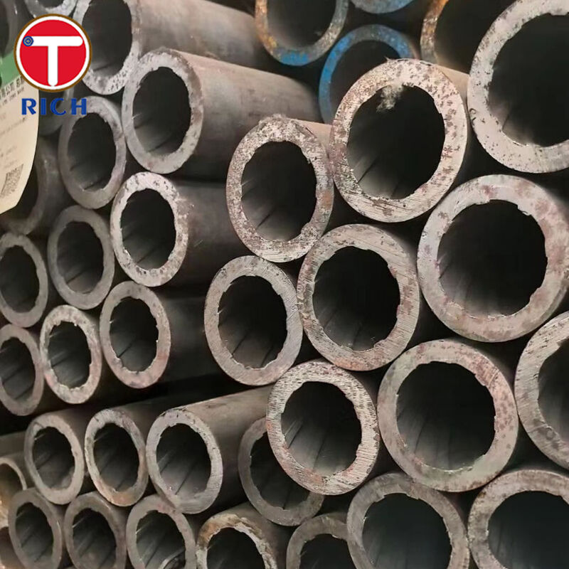 ASME SA213 เกรด T12 หลอดแลกเปลี่ยนความร้อนสแตนเลสต่ําแบบไม่มีสายภายในที่มีการออกแบบ Cr-Mo และ OD 30-325 มม